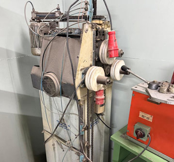 Dobladora de perfiles semiautomática